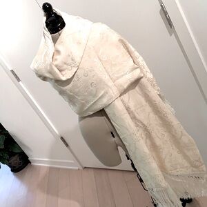 SHANGHAI TANG Silk LARGE Reversible Tassel Wrap Shawl NWOT Price is firm